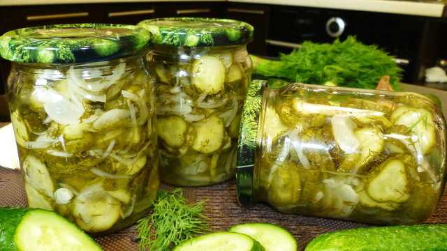 Салат из огурцов с луком на зиму - рецепты приготовления вкусных домашних заготовок