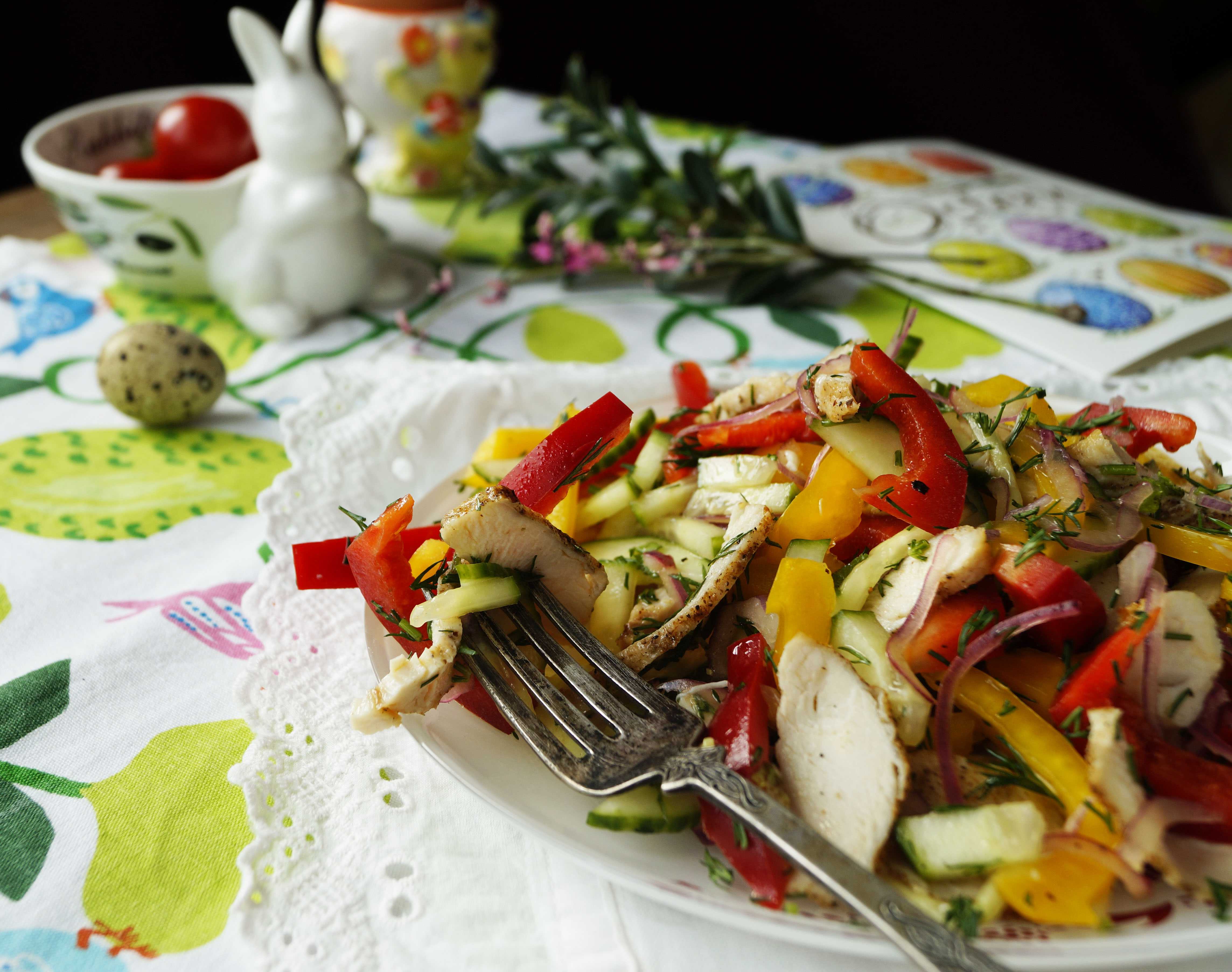 Салат с красным болгарским перцем рецепт с фото пошагово и видео - 1000.menu