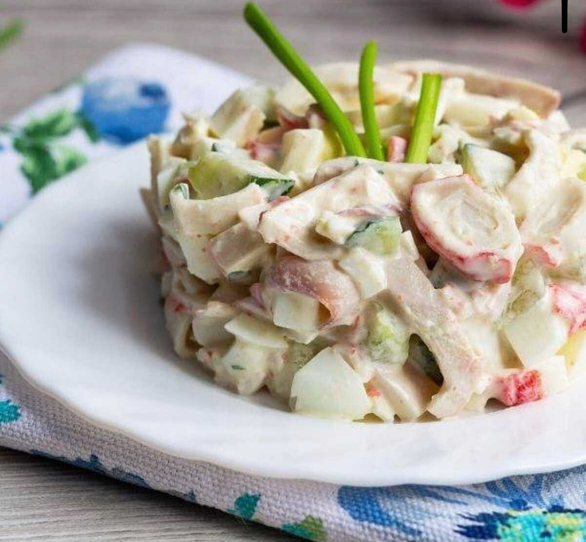 Салат королевский с грибами и огурцами