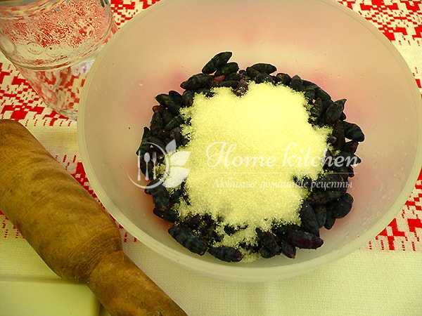 Как приготовить желе из черной смородины: простые рецепты в домашних условиях, как сделать вкусную заготовку на зиму, способ без варки и желатина