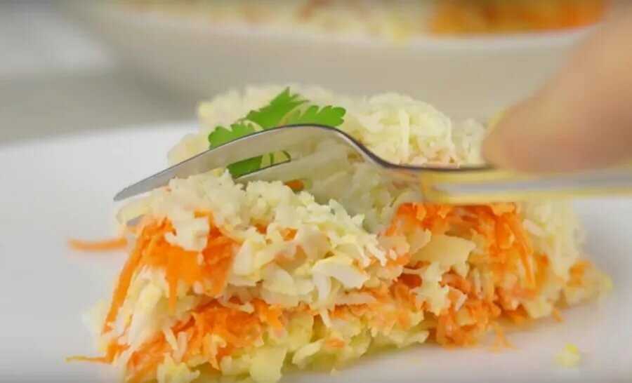 Салат морковь яблоко сыр рецепт с фото пошагово - 1000.menu