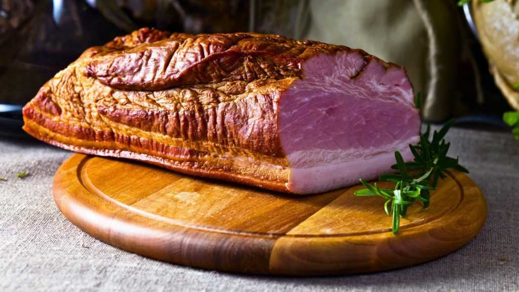 Варено-копченая свиная лопатка: выбор и подготовка мяса, маринование, способы обработки. Рецепты копчения горячим и холодным методом.