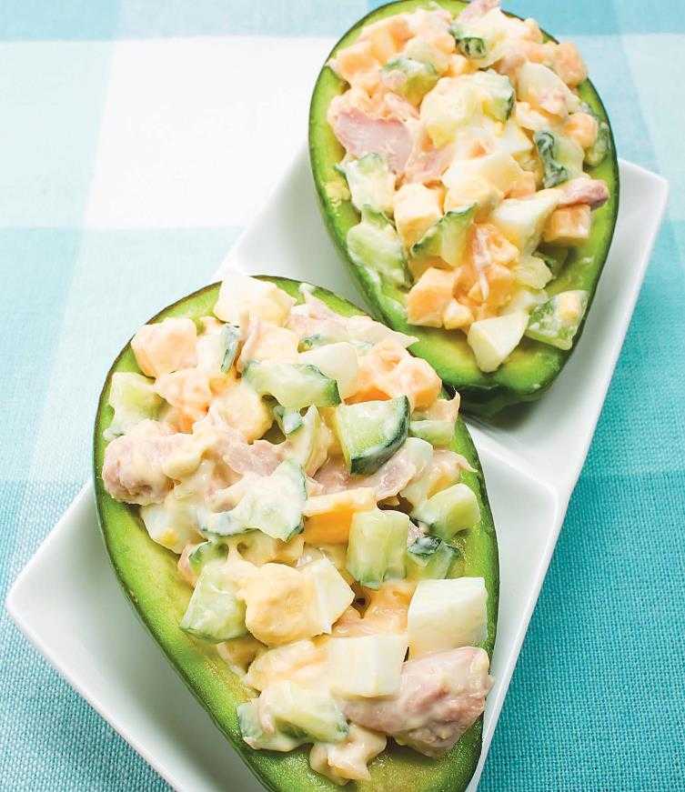 Салат с авокадо и кальмарами рецепт с фото