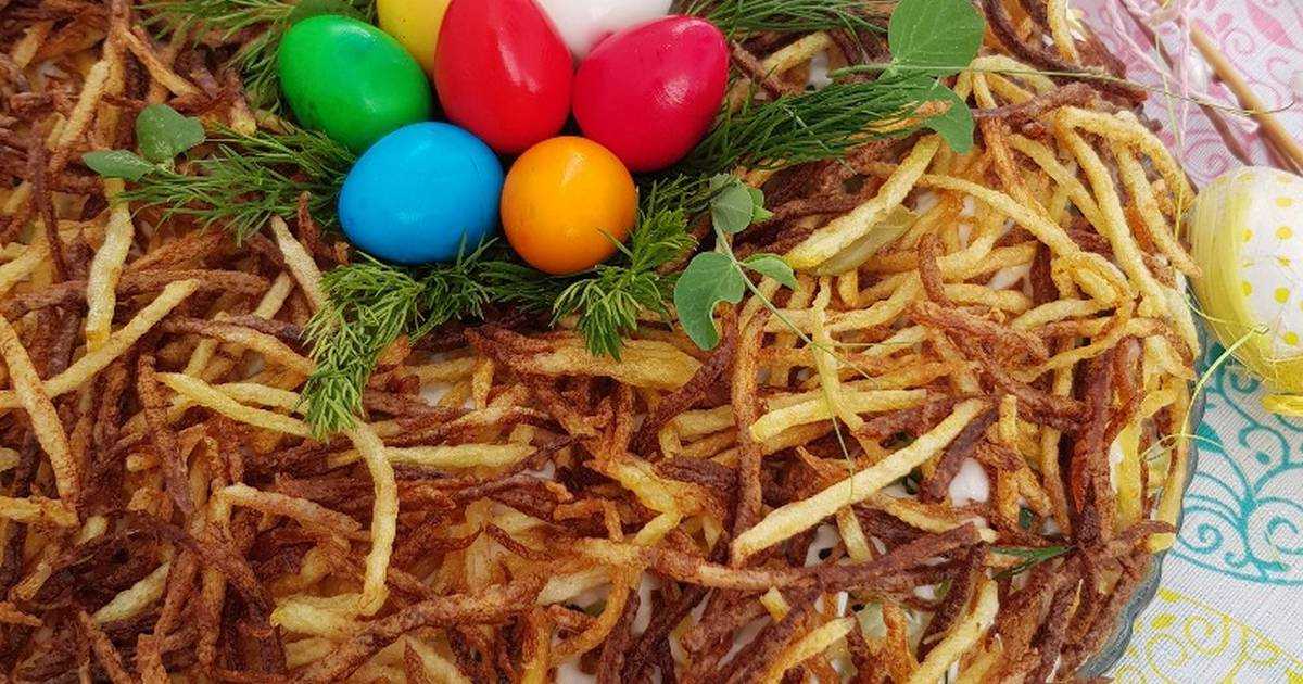 Салат гнездо глухаря с перепелиными яйцами рецепт с фото - 1000.menu