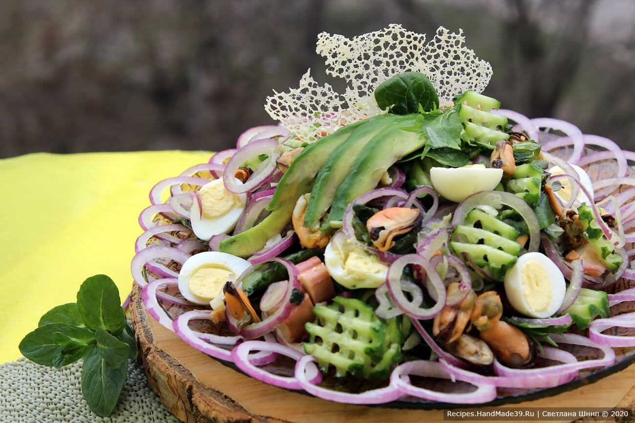 Салат с морепродуктами и авокадо рецепты