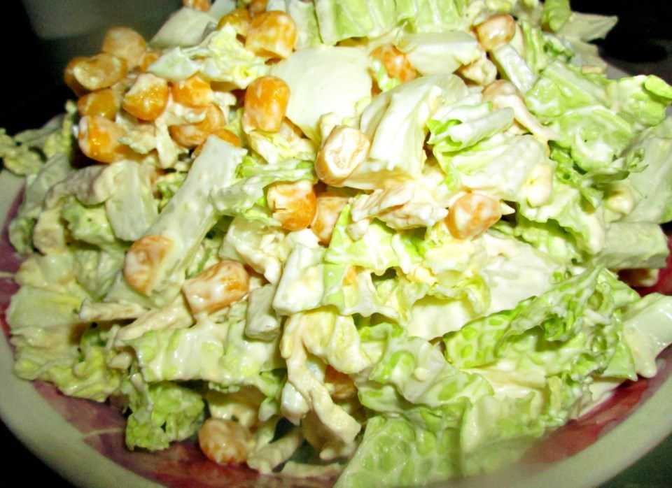 Салат с китайской капустой и курицей
