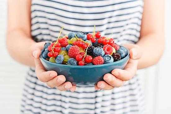 Замороженные ягоды - польза и вред, сколько можно хранить, заморозка в домашних условиях
