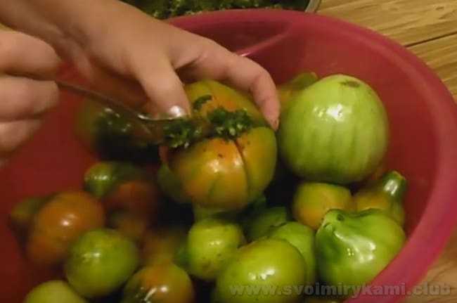 Зеленые помидоры, фаршированные на зиму - пошаговый рецепт с фото |  консервирование