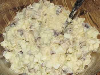 Готовим невероятно вкусный салат с солеными грибами
