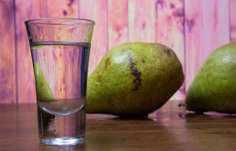 Настойка на грушах водки, спирта, самогона – 3 рецепта