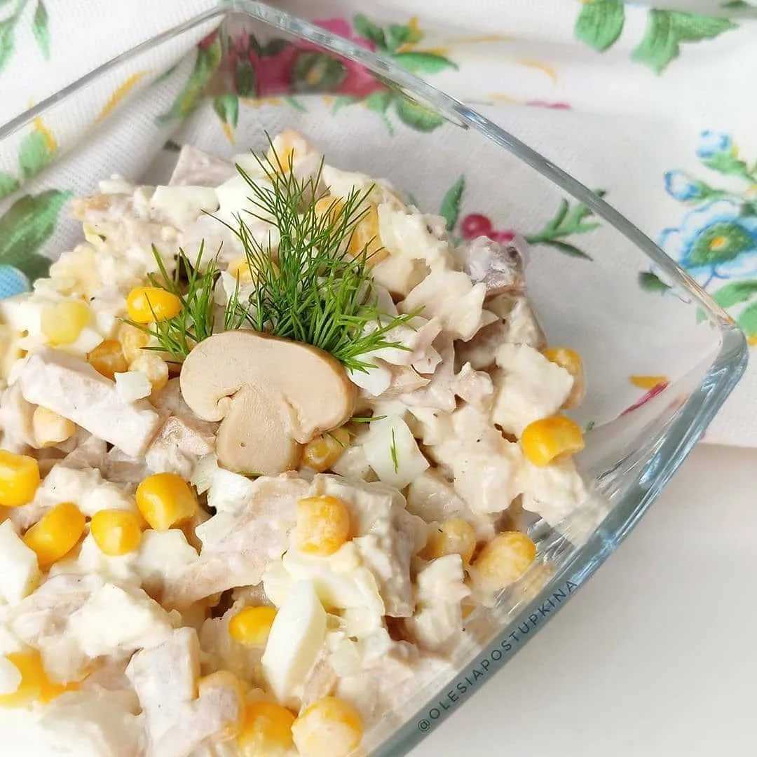 Салат с грибами и кукурузой консервированными рецепт с фото пошагово - 1000.menu