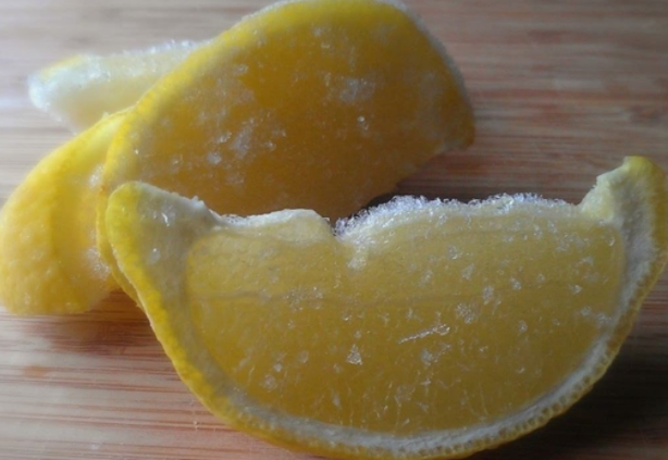 Замороженный лимон: польза для здоровья, отзывы врачей, применение, как заморозить и хранить в морозилке