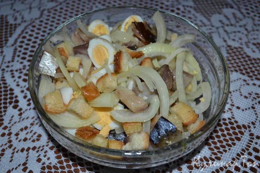 Салат со скумбрией консервированной на зиму