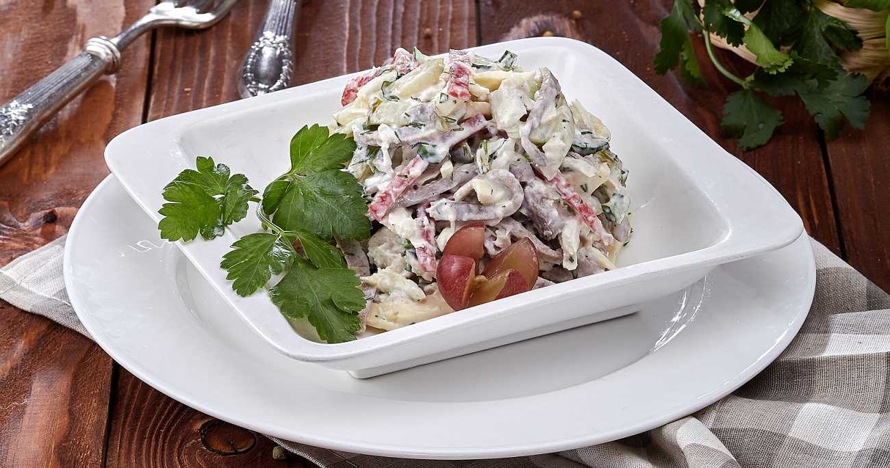 Салат с солеными огурцами - 305 рецептов приготовления пошагово - 1000.menu