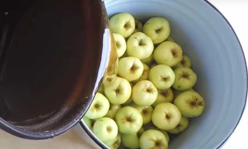 Заготовка моченых яблок на зиму - лучшие рецепты