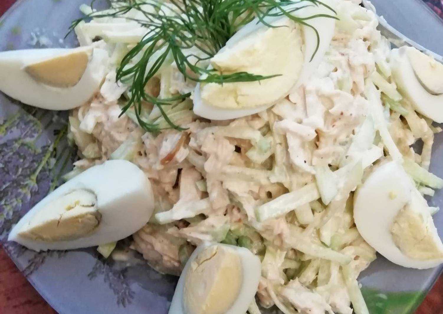 Салат из зеленой редьки с курицей и шампиньонами