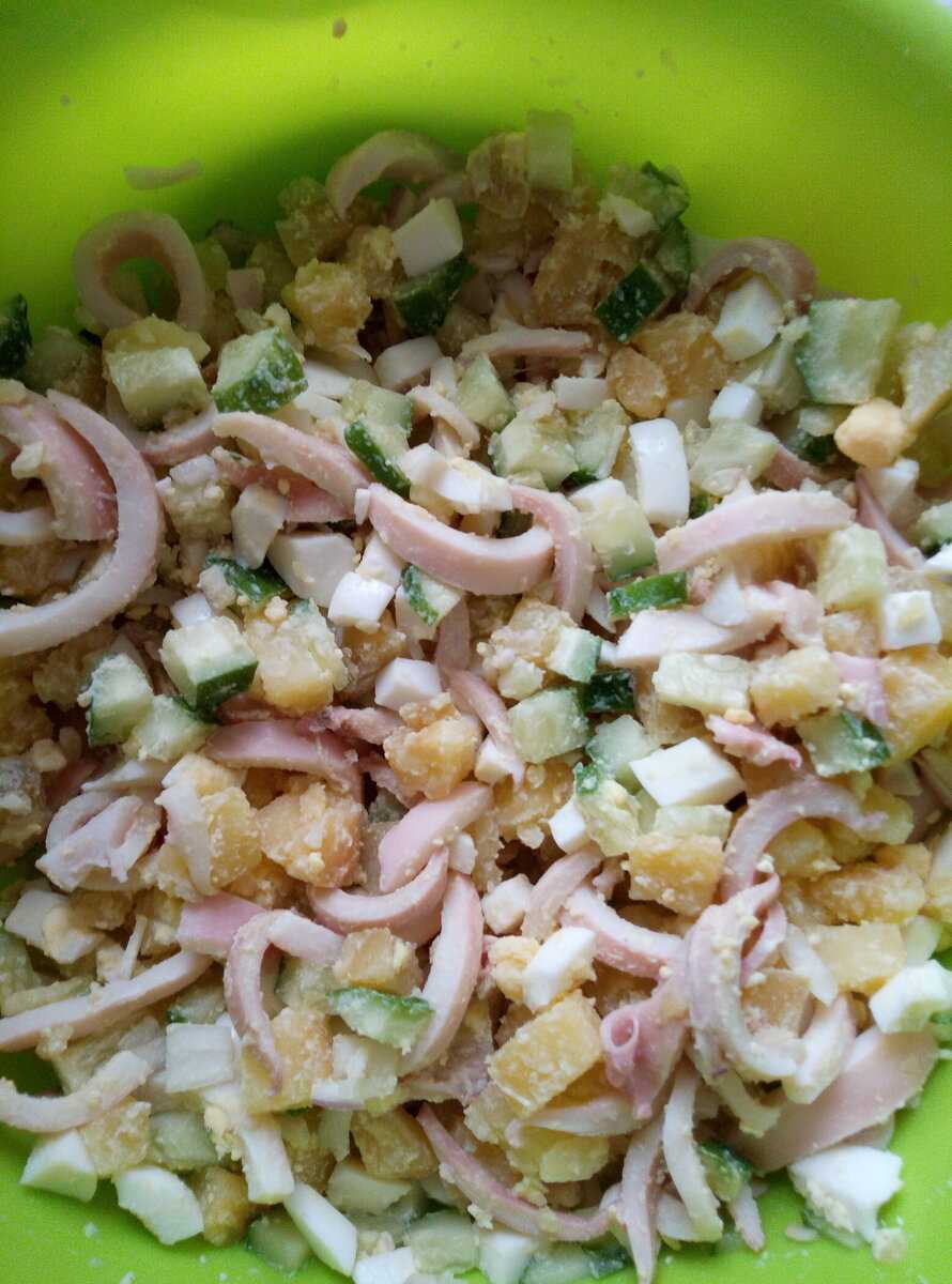 Кальмаровый салат классический рецепт с фото пошагово
