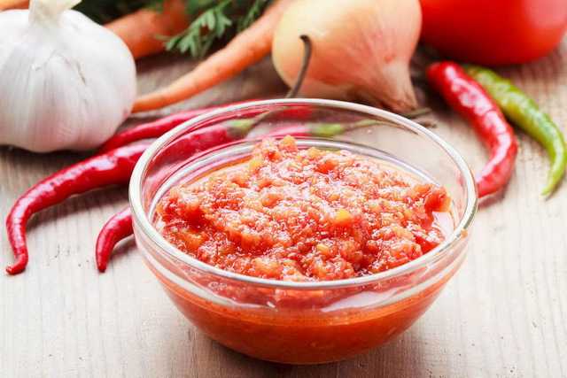 Аджика из помидоров - как приготовить на зиму в домашних условиях по пошаговым рецептам с фото