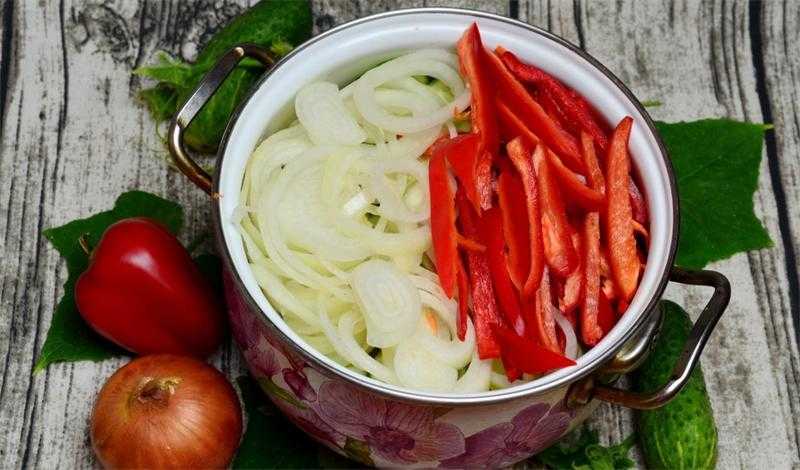 Салат из морской капусты. 10 простых рецептов вкусного и полезного блюда