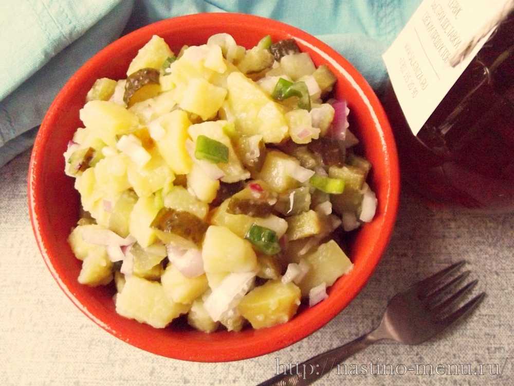 Картофельный салат с солеными огурцами - 6 пошаговых фото в рецепте