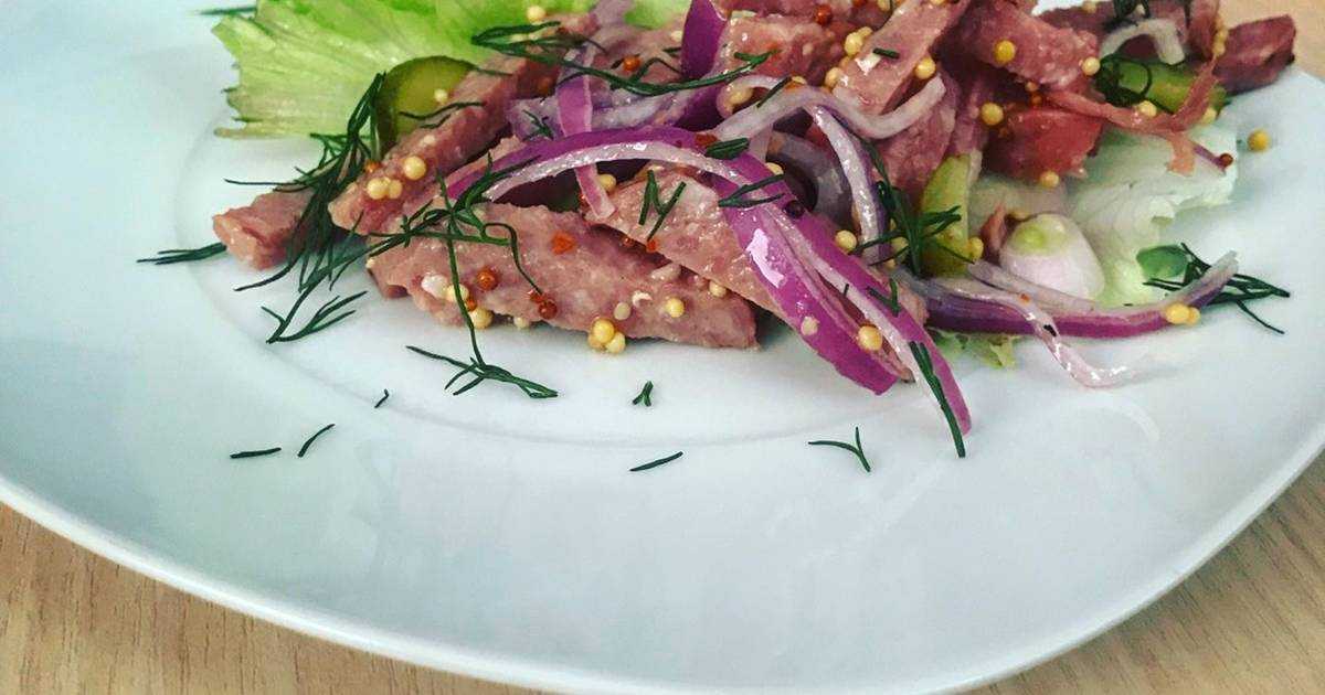 Салат с копченой колбасой и морковью рецепт с фото пошагово - 1000.menu