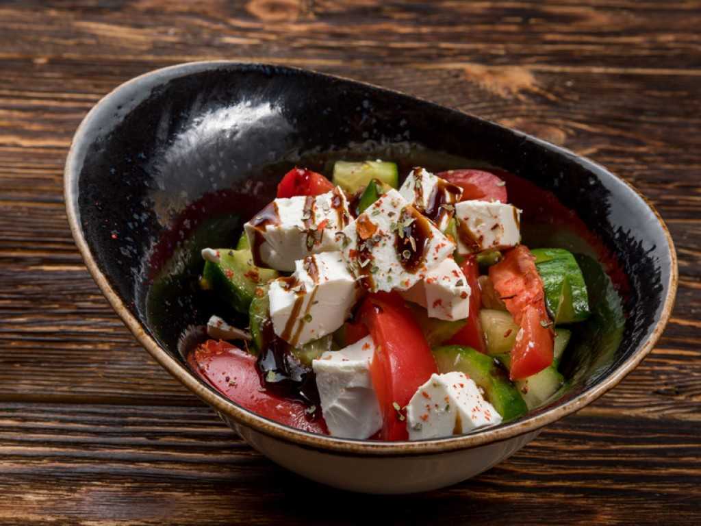 Заправка для греческого салата в домашних условиях – классический и современные вариации: рецепт с фото и видео