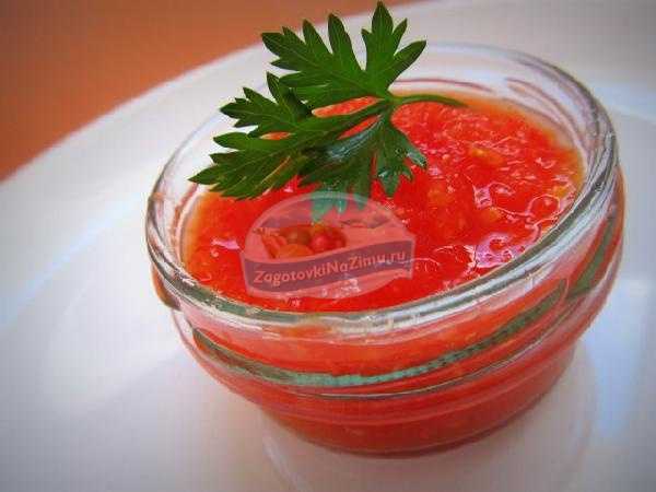 Рецепты сырой аджики из помидор и чеснока без варки на зиму