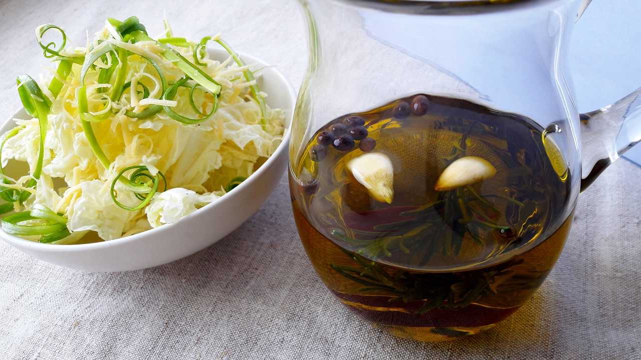 Вкусные заправки для салатов с уксусом, с горчицей, вместо майонеза, с орехами