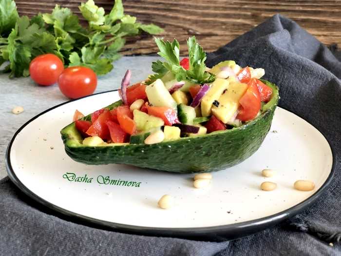 Салат из авокадо с огурцом: рецепты с фото пошагово