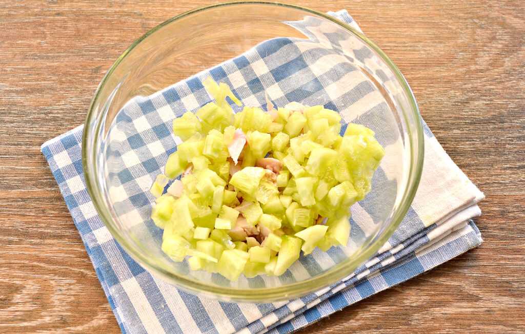 Салат из краснокочанной капусты с горошком - 7 пошаговых фото в рецепте