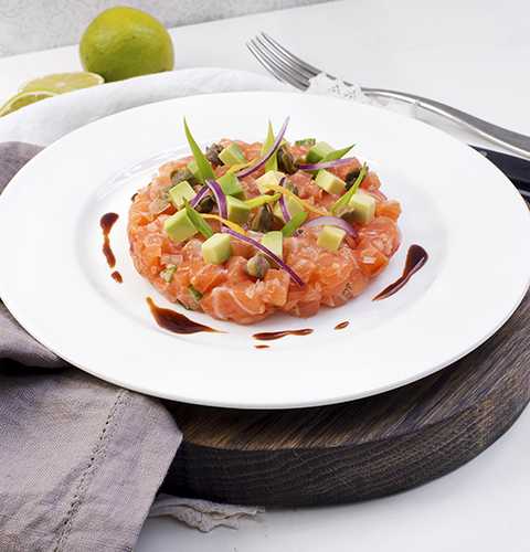 Тартар из лосося и авокадо - кулинарный рецепт с пошаговыми инструкциями | foodini