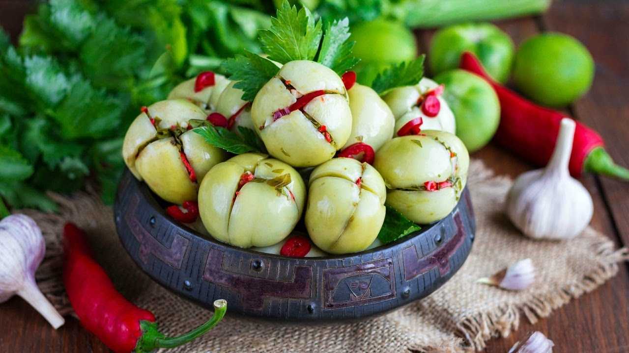 Соленые зеленые фаршированные помидоры рецепт с фото - 1000.menu