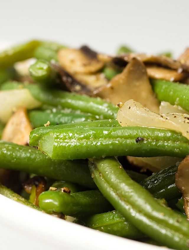 Постный салат с шампиньонами, чесноком и стручковой фасолью рецепт с фото пошагово - 1000.menu