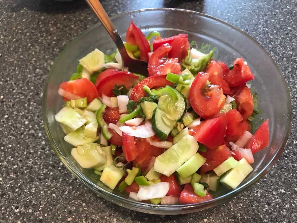 Новые летние салаты и закуски — 6 рецептов приготовления с фото