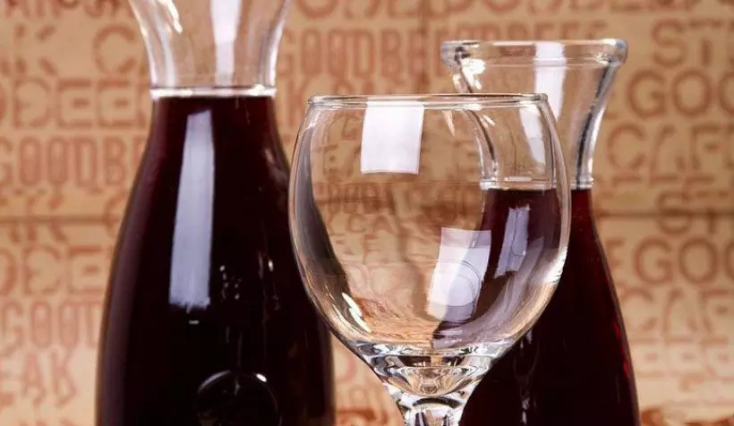 Сливовое вино в домашних условиях: простой рецепт приготовления.