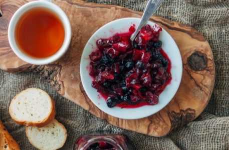 Варенье из черноплодки с вишневыми листьями: топ 3 рецепта приготовления