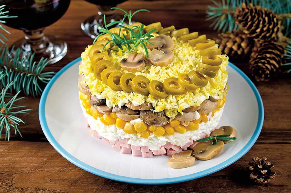 Салат сердце ко дню влюбленных с курицей