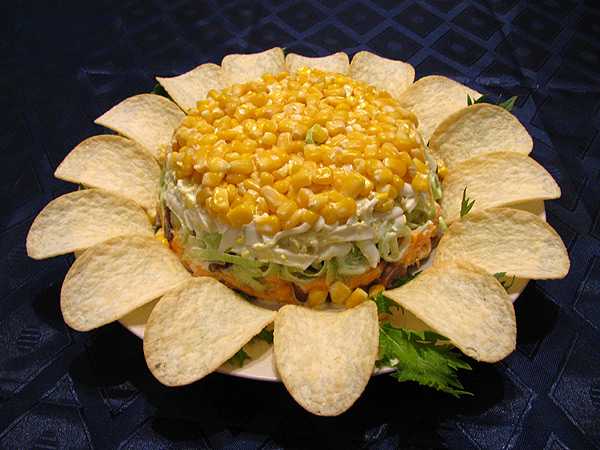 Салат подсолнух с чипсами: классические и очень вкусные рецепты