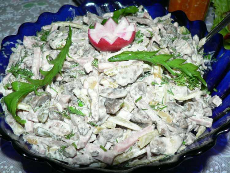 Салат с крабовыми палочками и кукурузой. классические рецепты очень вкусного салата с крабовыми палочками - женский дом