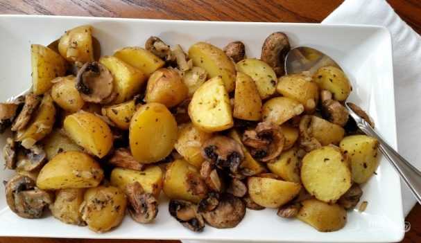 Как пожарить картошку с шампиньонами – 2 вкусных рецепта
