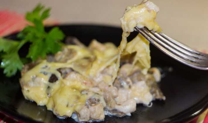 Жульен с грибами и курицей - рецепт с фото на сковороде