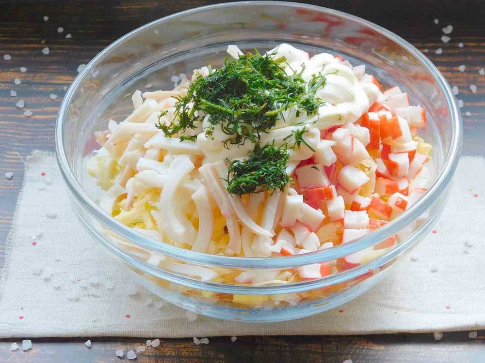 Салат с креветками и кукурузой – рецепты с кальмарами, помидорами, яйцом и ананасом