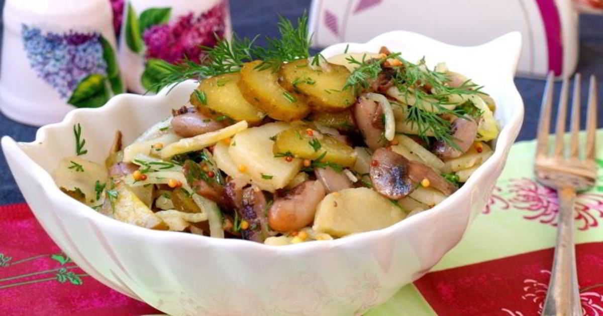 Салат с шампиньонами, свежими огурцами
