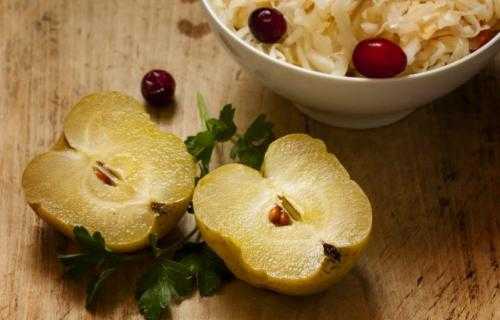 Квашеная капуста с яблоками - простые и быстрые рецепты вкусной закуски
