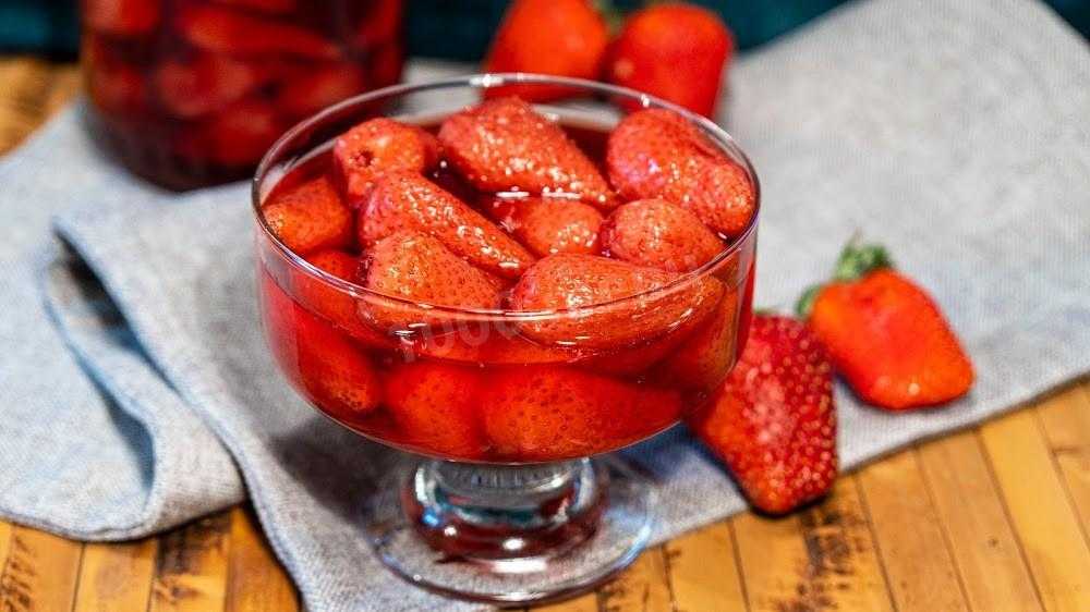 Варенье из клубники на зиму с целыми ягодами — 4 густых рецепта