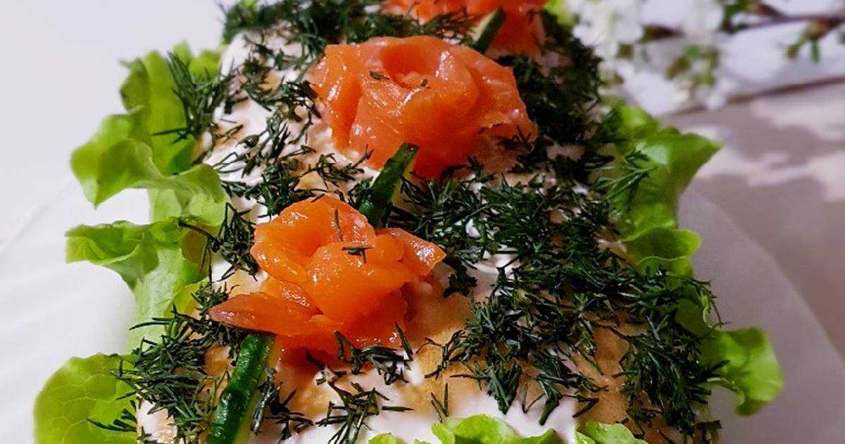 Салат с красной рыбой: 19 рецептов для праздничного стола