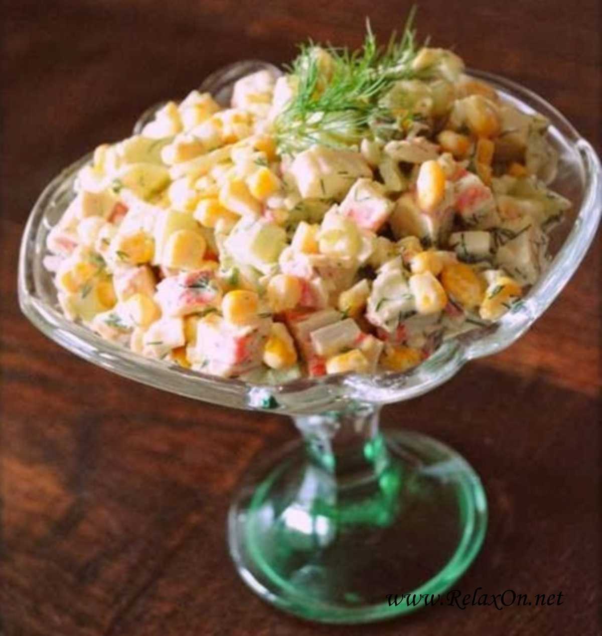 Крабовый салат с кукурузой — очень вкусные классические рецепты