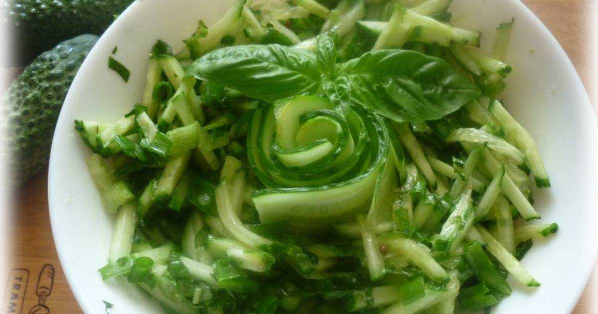Салат из свежего огурца и горошка - 6 пошаговых фото в рецепте