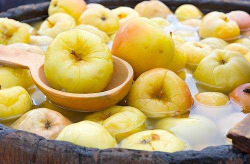 Как быстро сделать моченые яблоки в домашних условиях, рецепт