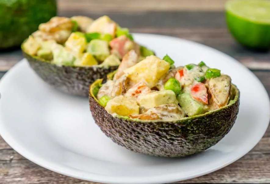 10 лучших салатов с авокадо, которые придумал мир